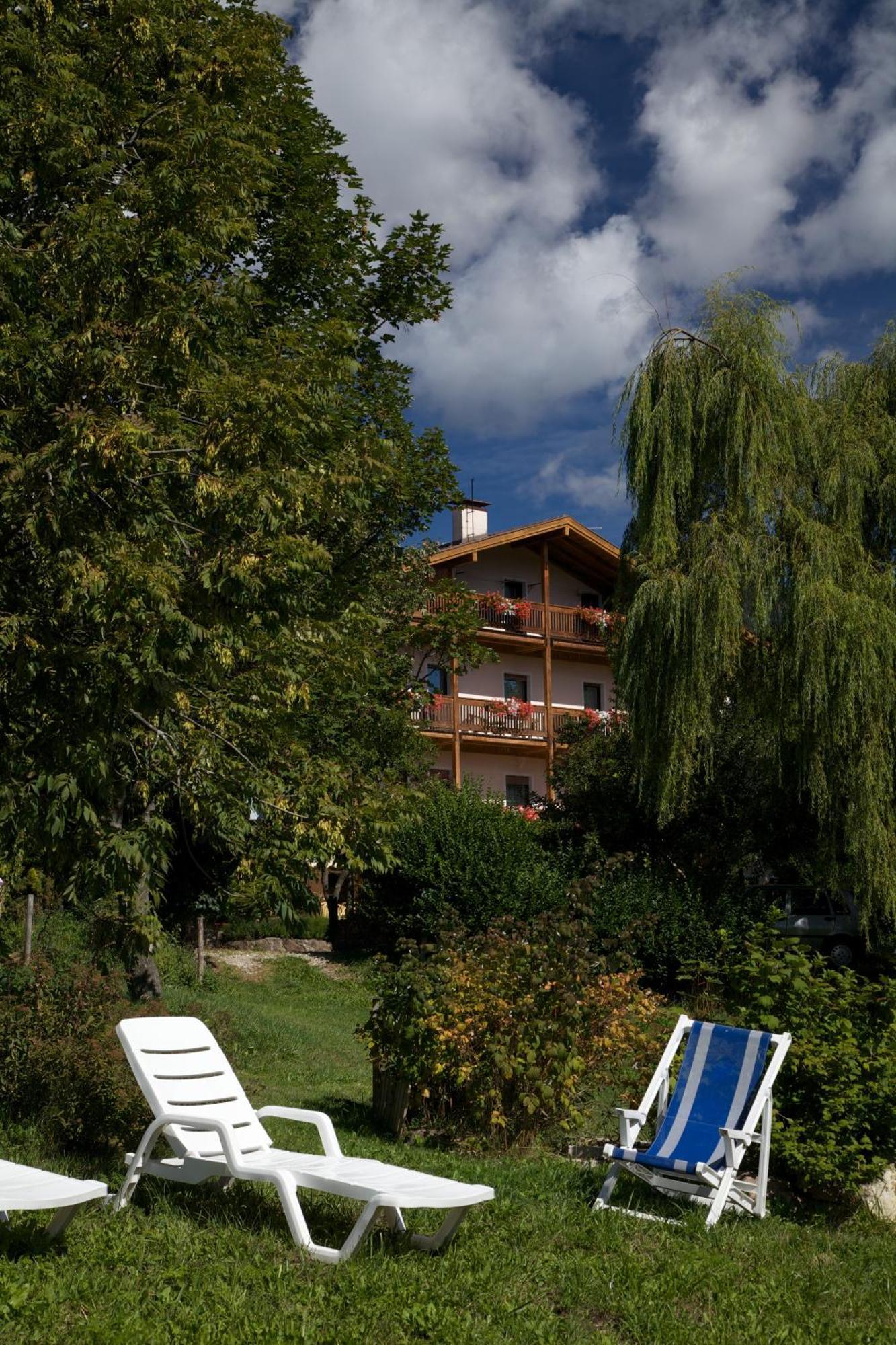 Albergo Bellaria Carano  Exterior foto